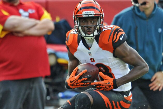 KANSAS CITY, MO - NOVEMBER 18:  Wide receiver A.J. Green #18 of the Cincinnati Bengals catches a pass against the Kansas City Chiefs during the second half on November 18, 2012 at Arrowhead Stadium in Kansas City, Missouri.  (Photo by Peter G. Aiken/Getty Images)
