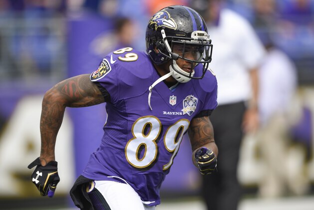 Baltimore Ravens wide receiver Steve Smith (89) warms up before an NFL football game against the Cincinnati Bengals in Baltimore, Sunday, Sept. 27, 2015. (AP Photo/Nick Wass)