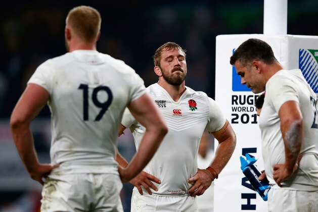 LONDON, ENGLAND - OCTOBER 03:  A dejected Chris Robshaw of England looks on  during the 2015 Rugby World Cup Pool A match between England and Australia at Twickenham Stadium on October 3, 2015 in London, United Kingdom.  (Photo by Shaun Botterill/Getty Images)