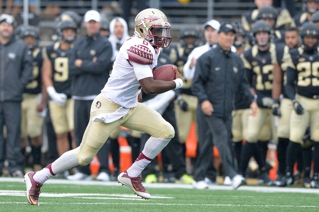 WINSTON SALEM, NC - OCTOBER 03:  Everett Golson #6 of the Florida State Seminoles scrambles for a first down against the Wake Forest Demon Deacons during their game at BB&T Field on October 3, 2015 in Winston Salem, North Carolina.  (Photo by Grant Halverson/Getty Images)