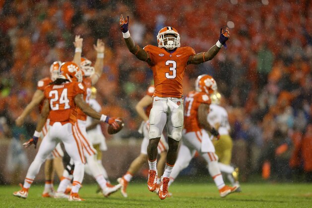 CLEMSON, SC - OCTOBER 03:  Artavis Scott #3 of the Clemson Tigers reacts after the Tigers defeated the Notre Dame Fighting Irish 24-22 during their game at Clemson Memorial Stadium on October 3, 2015 in Clemson, South Carolina.  (Photo by Streeter Lecka/Getty Images)