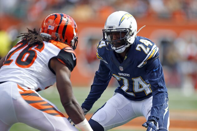 San Diego Chargers cornerback Brandon Flowers (24) defends Cincinnati Bengals cornerback Josh Shaw (26) during a punt in an NFL football game in Cincinnati, Sunday, Sept. 20, 2015. (Jeff Haynes/AP Images for Panini)