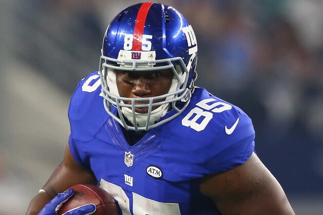 ARLINGTON, TX - SEPTEMBER 13:   Daniel Fells #85 of the New York Giants at AT&T Stadium on September 13, 2015 in Arlington, Texas.  (Photo by Ronald Martinez/Getty Images)