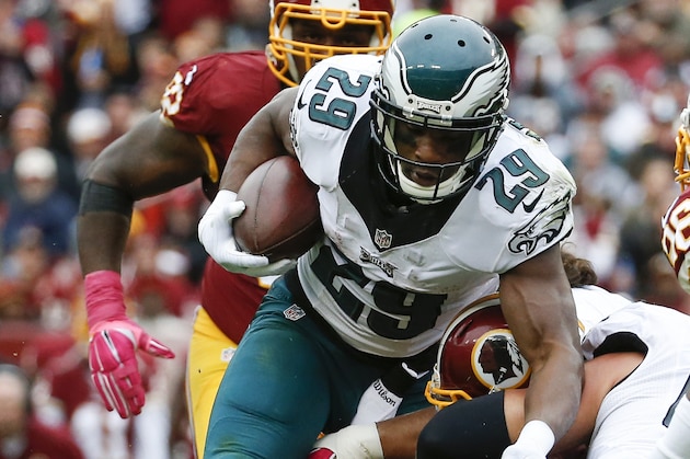 Philadelphia Eagles running back DeMarco Murray (29) carries the ball during the second half of an NFL football game against the Washington Redskins in Landover, Md., Sunday, Oct. 4, 2015. (AP Photo/Alex Brandon)