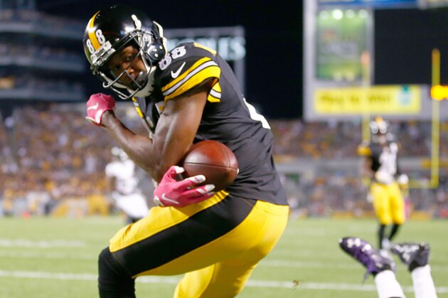 PITTSBURGH, PA - OCTOBER 01: Darrius Heyward-Bey #88 of the Pittsburgh Steelers catches a pass for a 3rd quarter touchdown during the game against the Baltimore Ravens at Heinz Field on October 1, 2015 in Pittsburgh, Pennsylvania. (Photo by Jared Wickerham/Getty Images) PITTSBURGH, PA - OCTOBER 01: Darrius Heyward-Bey #88 of the Pittsburgh Steelers catches a pass for a 3rd quarter touchdown during the game against the Baltimore Ravens at Heinz Field on October 1, 2015 in Pittsburgh, Pennsylvania. (Photo by Jared Wickerham/Getty Images)
