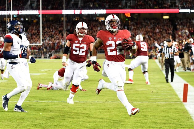 PALO ALTO, CA - OCTOBER 03:  Remound Wright #22 of the Stanford Cardinal scores a touchdown on a sixteen yard pass play against the Arizona Wildcats in the second quarter of an NCAA football game at Stanford Stadium on October 3, 2015 in Palo Alto, California.  (Photo by Thearon W. Henderson/Getty Images)