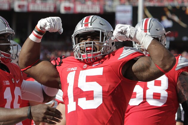 Ohio State running back Ezekiel Elliott plays against Hawaii during an NCAA college football game Saturday, Sept. 12, 2015, in Columbus, Ohio. (AP Photo/Jay LaPrete)