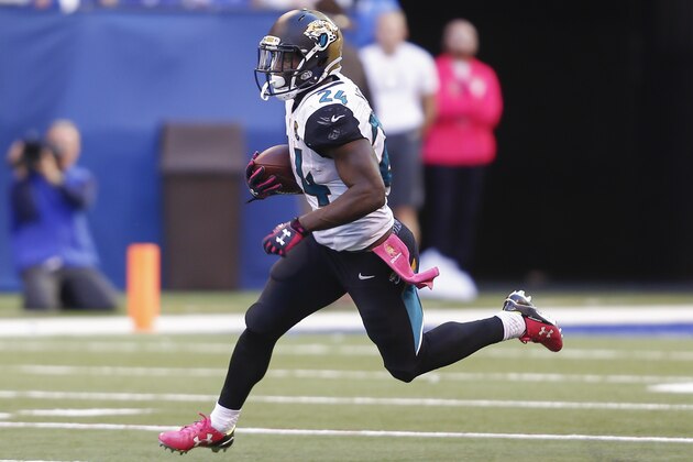 INDIANAPOLIS, IN - OCTOBER 4: T.J. Yeldon #24 of the Jacksonville Jaguars runs the ball against the Indianapolis Colts at Lucas Oil Stadium on October 4, 2015 in Indianapolis, Indiana. Indianapolis defeated Jacksonville 16-13. (Photo by Michael Hickey/Getty Images)