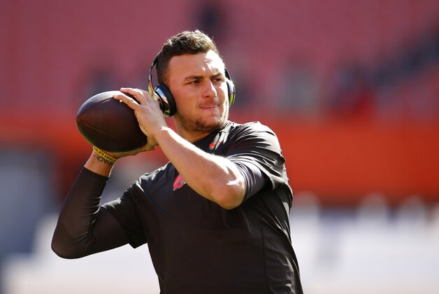 Cleveland Browns quarterback Johnny Manziel (2) warms up during pregame to an NFL football game against the Oakland Raiders in Cleveland, Sunday, Sept. 27, 2015. (Jeff Haynes/AP Images for Panini)
