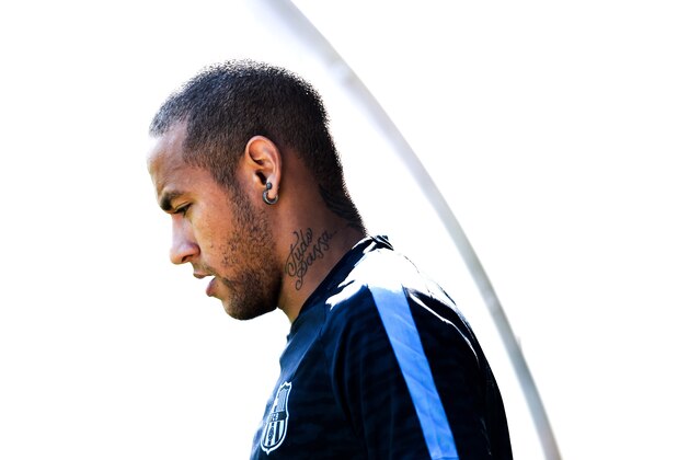 BARCELONA, SPAIN - SEPTEMBER 28:  Neymar of FC Barcelona looks on during a training session ahead of their UEFA Champions League Group E match against Bayern 04 Leverkusen at Ciutat Esportiva on September 28, 2015 in Barcelona, Spain.  (Photo by David Ramos/Getty Images)
