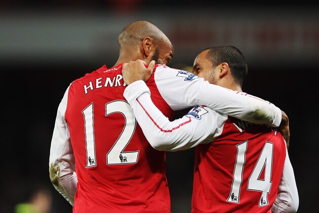 LONDON, ENGLAND - JANUARY 09:  Thierry Henry of Arsenal celebrates with team mate Theo Walcott at the end of the FA Cup Third Round match between Arsenal and Leeds United at the Emirates Stadium on January 9, 2012 in London, England.  (Photo by Clive Mason/Getty Images)