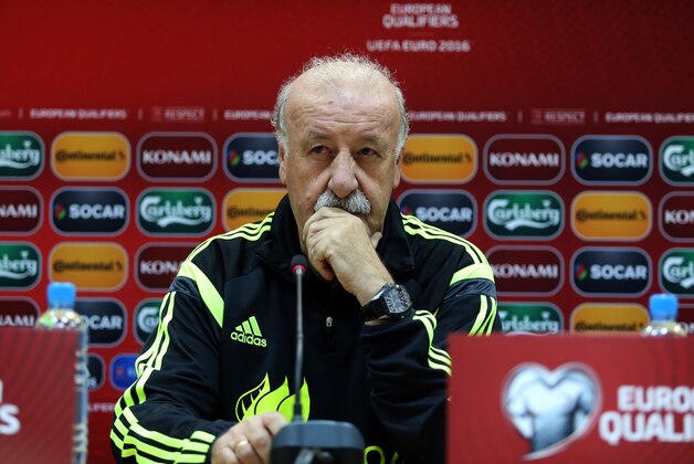 Spain's national soccer team coach Vicente del Bosque talks to the media at a news conference one day ahead of their Group C, Euro 2016 qualifying soccer match against Macedonia, at the Philip II stadium, in Skopje, Macedonia, Monday, Sept. 7, 2015. (AP Photo/Vlatko Perkovski)