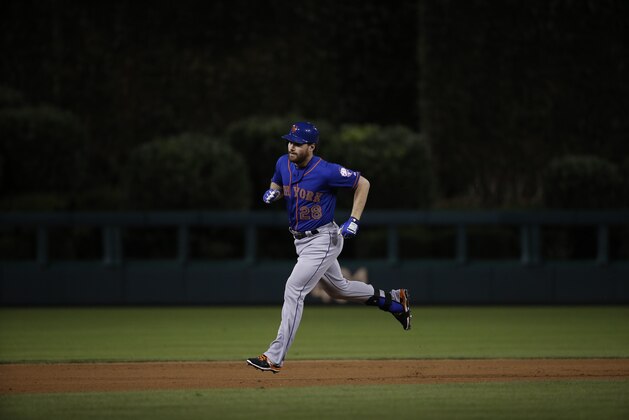 New York Mets' Daniel Murphy in action during a baseball game against the Philadelphia Phillies, Wednesday, Sept. 30, 2015, in Philadelphia. (AP Photo/Matt Slocum)