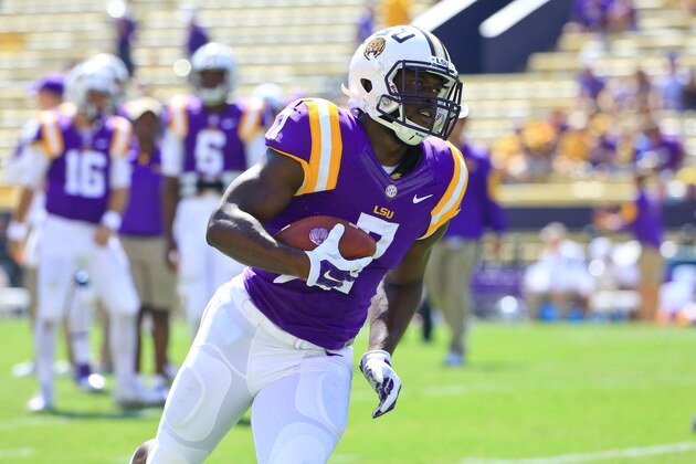 Oct 10, 2015; Baton Rouge, LA, USA; LSU Tigers running back Leonard Fournette (7) during pregame of a game against the South Carolina Gamecocks at Tiger Stadium.  Mandatory Credit: Derick E. Hingle-USA TODAY Sports
