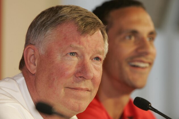 Manchester United's manager Alex Ferguson (L) and captain Rio Ferdinand take part in a press conference at the Luzhniki stadium in Moscow on the eve of the Champions league final football match against Chelsea.   AFP PHOTO / Paul Ellis (Photo credit should read PAUL ELLIS/AFP/Getty Images)
