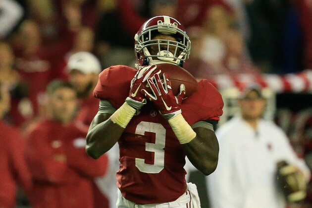 Oct 10, 2015; Tuscaloosa, AL, USA;  Alabama Crimson Tide wide receiver Calvin Ridley (3) catches a touchdown pass against the Arkansas Razorbacks at Bryant-Denny Stadium. Mandatory Credit: Marvin Gentry-USA TODAY Sports