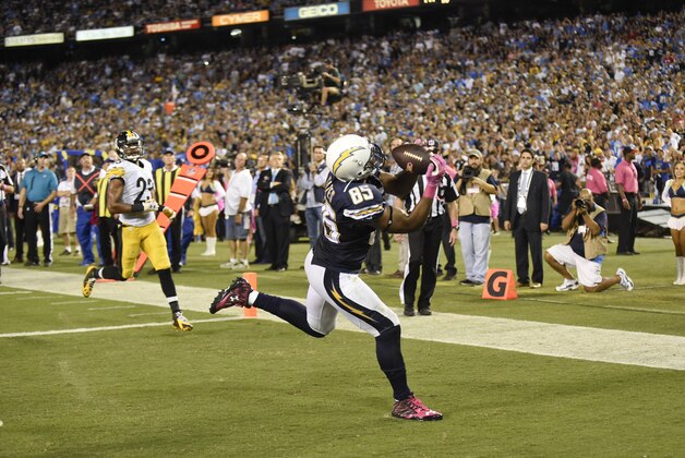 San Diego Chargers tight end Antonio Gates hauls in a touchdown pass against the Pittsburgh Steelers during the second half of an NFL football game Monday, Oct. 12, 2015, in San Diego. (AP Photo/Denis Poroy)