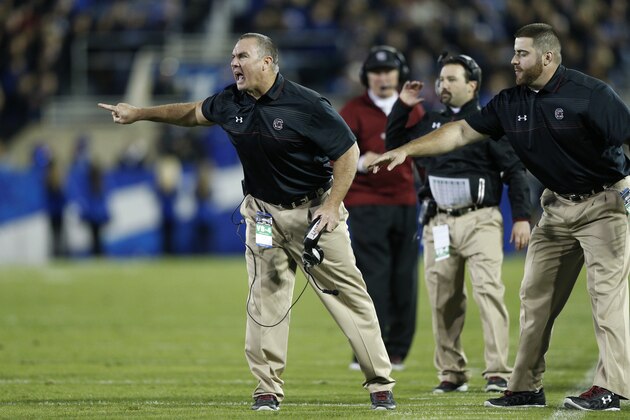 LEXINGTON, KY - OCTOBER 4: Assistant offensive coach Shawn Elliott of the South Carolina Gamecocks yells from the sideline against the Kentucky Wildcats during the game at Commonwealth Stadium on October 4, 2014 in Lexington, Kentucky. Kentucky defeated South Carolina 45-38. (Photo by Joe Robbins/Getty Images)