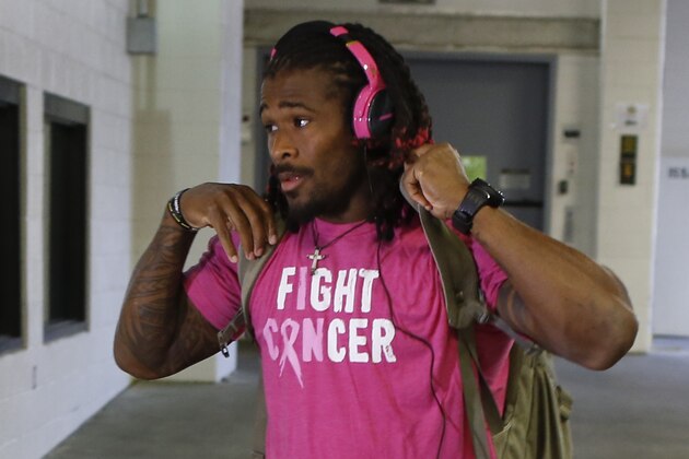 Pittsburgh Steelers running back DeAngelo Williams arrives for an NFL football game against the Baltimore Ravens, Thursday, Oct. 1, 2015 in Pittsburgh. (AP Photo/Keith Srakocic)