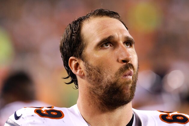 Aug 29, 2015; Cincinnati, OH, USA; Chicago Bears linebacker Jared Allen (69) against the Cincinnati Bengals in a preseason NFL football game at Paul Brown Stadium. The Bengals won 21-10. Mandatory Credit: Aaron Doster-USA TODAY Sports