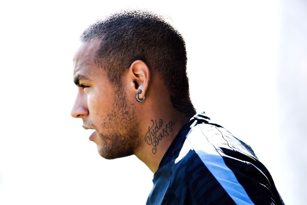 BARCELONA, SPAIN - SEPTEMBER 28:  Neymar of FC Barcelona looks on during a training session ahead of their UEFA Champions League Group E match against Bayern 04 Leverkusen at Ciutat Esportiva on September 28, 2015 in Barcelona, Spain.  (Photo by David Ramos/Getty Images)