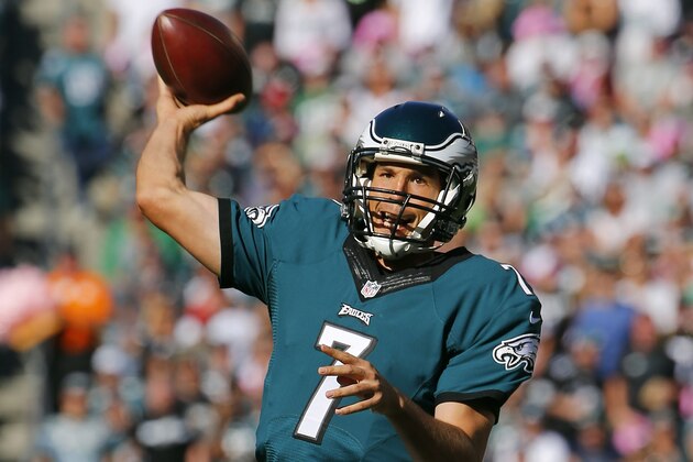Philadelphia Eagles quarterback Sam Bradford lthrows during the Philadelphia Eagles 39-17 win over the New Orleans Saints in a NFL football game, Sunday, Oct. 11, 2015, in Philadelphia, Pa. (Photo by Winslow Townson/AP Images for Panini)