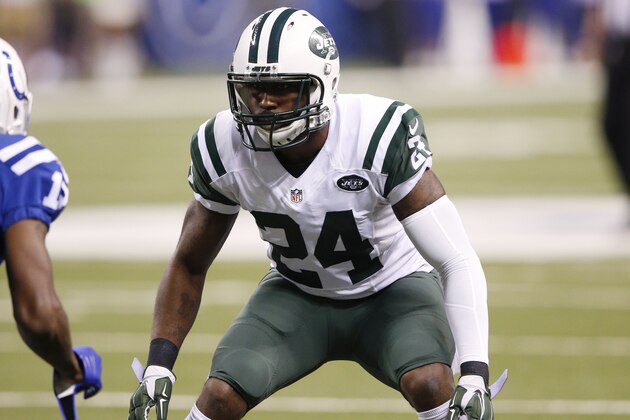 INDIANAPOLIS, IN - SEPTEMBER 21: Darrelle Revis #24 of the New York Jets in action against the Indianapolis Colts during the game at Lucas Oil Stadium on September 21, 2015 in Indianapolis, Indiana. The Jets defeated the Colts 20-7. (Photo by Joe Robbins/Getty Images)