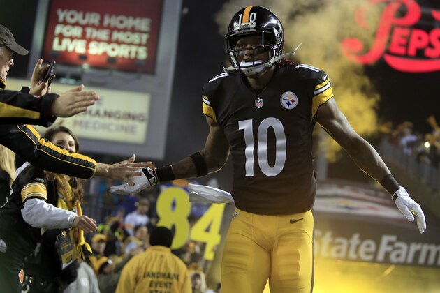 PITTSBURGH, PA - JANUARY 03:  Martavis Bryant #10 of the Pittsburgh Steelers is introduced during the Wild Card game against the Baltimore Ravens on January 3, 2015 at Heinz Field in Pittsburgh, Pennsylvania.  (Photo by Justin K. Aller/Getty Images)