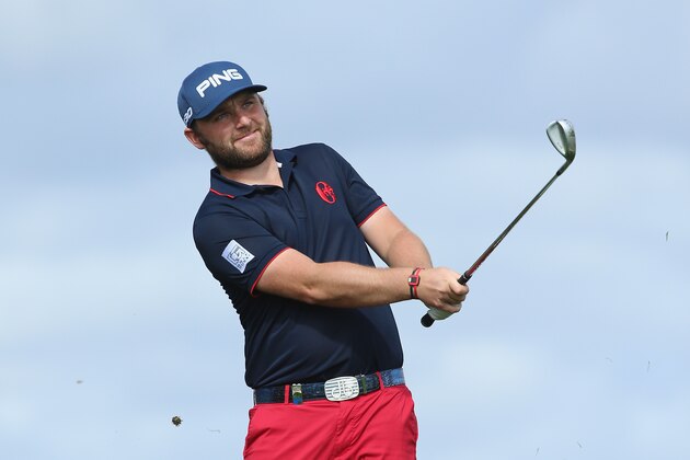 ALBUFEIRA, PORTUGAL - OCTOBER 18:  Andy Sullivan of England plays his second shot on the 15th hole during the final round of the Portugal Masters at Oceanico Victoria Golf Club on October 18, 2015 in Albufeira, Portugal.  (Photo by Andrew Redington/Getty Images)