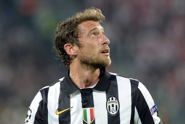 Juventus' Claudio Marchisio looks up during the Champions League, quarterfinal, first leg soccer match between Juventus and Monaco, at the Juventus Stadium in Turin, Italy, Tuesday, April 14, 2015. (AP Photo/Massimo Pinca)