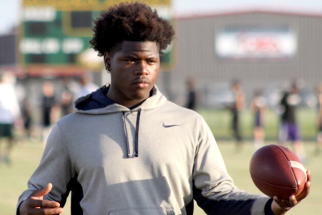 Houston 4-star linebacker Dontavious Jackson has 57 reported offers, and he's looking for a place that will allow him to flourish at the middle linebacker, or