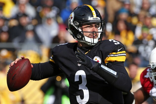 Pittsburgh Steelers quarterback Landry Jones (3) plays in the second half of an NFL football game against the Arizona Cardinals, Sunday, Oct. 18, 2015 in Pittsburgh. The Steelers won 25-13. (AP Photo/Gene J. Puskar)