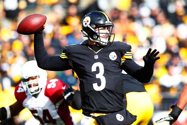 PITTSBURGH, PA - OCTOBER 18:  Landry Jones #3 of the Pittsburgh Steelers drops back to pass in the second half during the game against the Arizona Cardinals at Heinz Field on October 18, 2015 in Pittsburgh, Pennsylvania.  (Photo by Jared Wickerham/Getty Images)