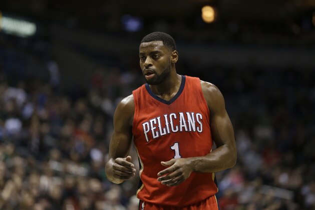 New Orleans Pelicans' Tyreke Evans waits for a pass during an NBA basketball game against the Milwaukee Bucks Monday, March 9, 2015, in Milwaukee. (AP Photo/Aaron Gash)