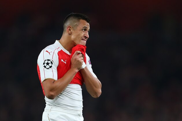 LONDON, ENGLAND - OCTOBER 20:  Alexis Sanchez of Arsenal reacts during the UEFA Champions League match between Arsenal and Bayern Munich at the Emirates Stadium on October 20, 2015 in London, United Kingdom.  (Photo by Catherine Ivill - AMA/Getty Images)