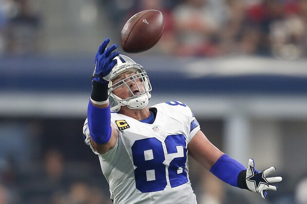 Dallas Cowboys' Jason Witten (82) reaches up attempting to grab a pass during an NFL football game against the Atlanta Falcons Sunday, Sept. 27, 2015, in Arlington, Texas. (AP Photo/Brandon Wade)