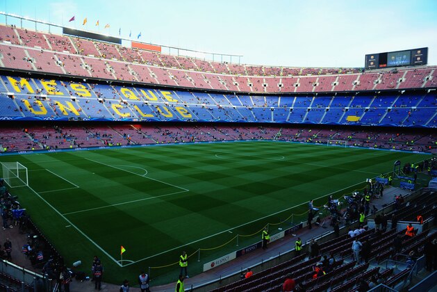 BARCELONA, SPAIN - APRIL 21:  A general view  intside the stadium prior to the UEFA Champions League Quarter Final second leg match between FC Barcelona and Paris Saint-Germain at Camp Nou on April 21, 2015 in Barcelona, Spain.  (Photo by David Ramos/Getty Images)