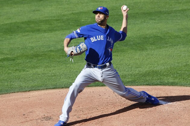 Toronto Blue Jays starting pitcher David Price throws against the Kansas City Royals during the first inning in Game 2 of baseball's American League Championship Series on Saturday, Oct. 17, 2015, in Kansas City, Mo. (AP Photo/Paul Sancya)