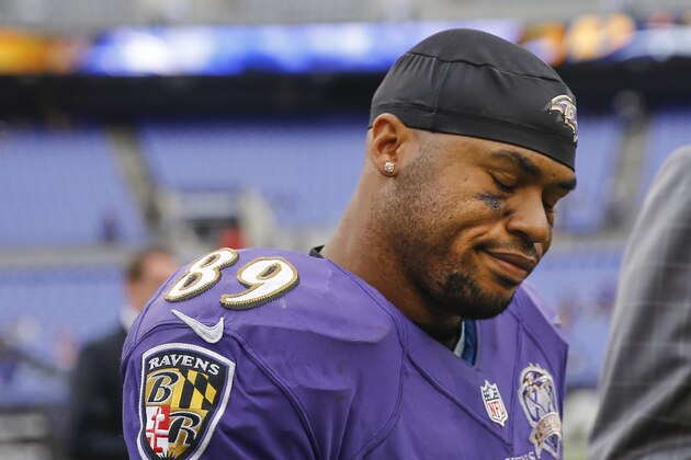 Baltimore Ravens wide receiver Steve Smith (89) walks off the field after an NFL football game against the Cincinnati Bengals in Baltimore, Sunday, Sept. 27, 2015. The Bengals defeated the Ravens 28-24. (AP Photo/Patrick Semansky)