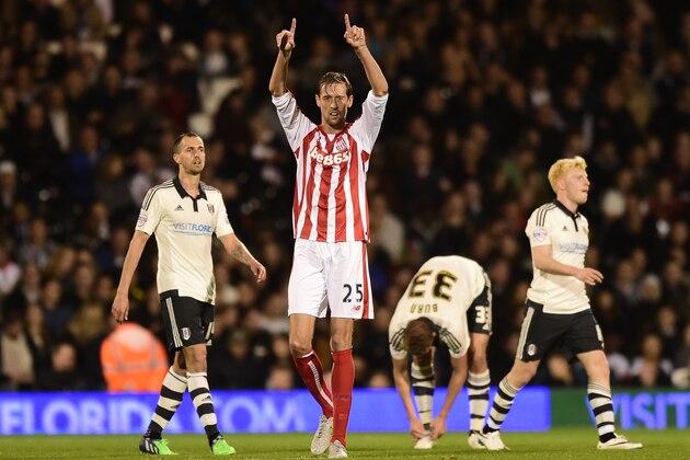LONDON, ENGLAND - SEPTEMBER 22: Peter Crouch of Stoke City celebrates after scoring his team's first goal during the Capital One Cup Third Round match between Fulham and Stoke City at Craven Cottage on September 22, 2015 in London, United Kingdom. (Photo by Alex Broadway/Getty Images)