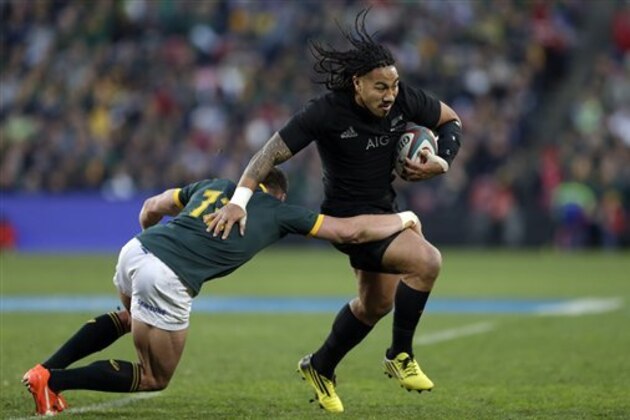 South Africa's Jesse Kriel, left, tackles New Zealand Ma'a Nonu, right, during their Rugby Championship test match at Ellis Park stadium in Johannesburg, South Africa, Saturday, July 25, 2015.  (AP Photo/Themba Hadebe)