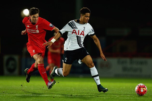 STEVENAGE, ENGLAND - OCTOBER 23:  Sam Hart of Liverpool and Keanan Bennetts of Tottenham Hotspur challenge for the ball during the Barclays U21 Premier League match between Tottenham Hotspur U21 and Liverpool U21 at The Lamex Stadium on October 23, 2015 in Stevenage, England.  (Photo by Matthew Lewis/Getty Images)