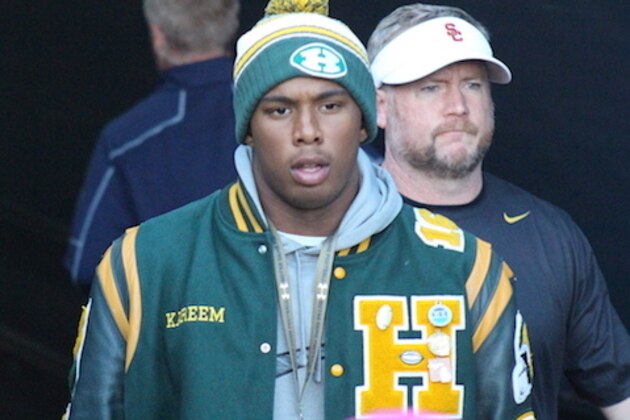 Farmington, Michigan, 4-star defensive end Khalid Kareem committed to Notre Dame and became the Irish's 17th overall commit on Friday.