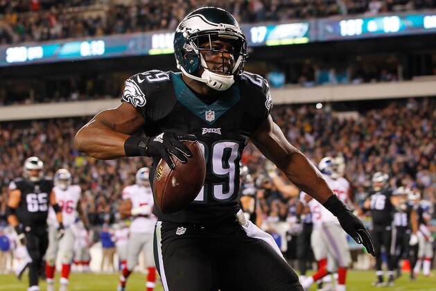 PHILADELPHIA, PA - OCTOBER 19:  DeMarco Murray #29 of the Philadelphia Eagles celebrates his third quarter touchdown against the New York Giants at Lincoln Financial Field on October 19, 2015 in Philadelphia, Pennsylvania.  (Photo by Rich Schultz/Getty Images)