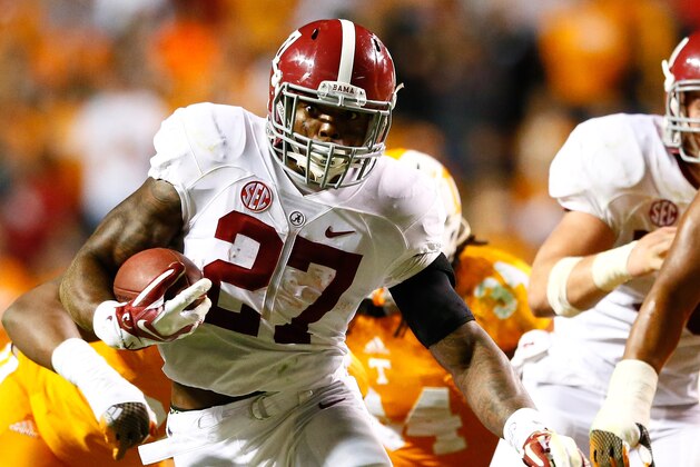KNOXVILLE, TN - OCTOBER 25:  Derrick Henry