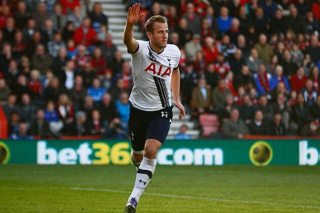 BOURNEMOUTH, ENGLAND - OCTOBER 25:  Harry Kane of Tottenham Hotspur celebrates scoring his team's fourth goal during the Barclays Premier League match between A.F.C. Bournemouth and Tottenham Hotspur at Vitality Stadium on October 25, 2015 in Bournemouth, England.  (Photo by Jordan Mansfield/Getty Images)