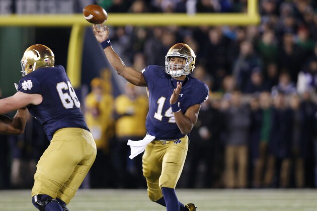 SOUTH BEND, IN - OCTOBER 17: DeShone Kizer #14 of the Notre Dame Fighting Irish passes against the USC Trojans in the first half of the game at Notre Dame Stadium on October 17, 2015 in South Bend, Indiana. (Photo by Joe Robbins/Getty Images)