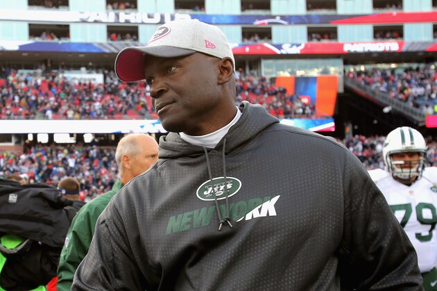 FOXBORO, MA - OCTOBER 25:  Head coach Todd Bowles of the New York Jets reacts after a game against the New England Patriots at Gillette Stadium on October 25, 2015 in Foxboro, Massachusetts.  (Photo by Jim Rogash/Getty Images)