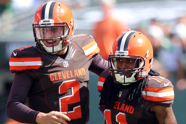 Cleveland Browns quarterback Johnny Manziel #2 and wide receiver Travis BeN.J.amin #11 after their touchdown against the New York Jets during an NFL game at MetLife Stadium in East Rutherford, N.J. on Sunday, Sept. 13, 2015. (AP Photo/Brad Penner)