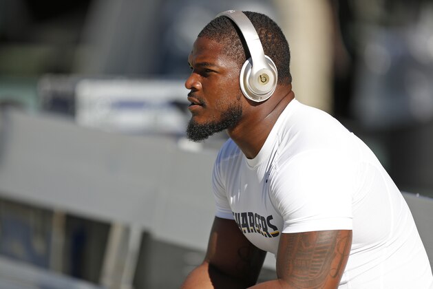 San Diego Chargers inside linebacker Denzel Perryman warms up prior to the start of an NFL football game between the Green Bay Packers and San Diego Chargers Sunday Oct. 18, 2015, in Green Bay, Wis. (AP Photo/Matt Ludtke)